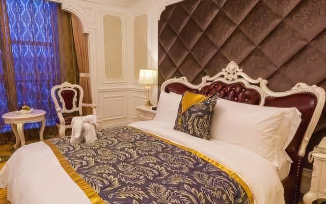 Celebrity City Hotel