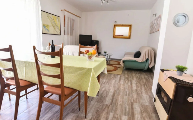 Holiday Home in Veli Iz With Fenced Garden