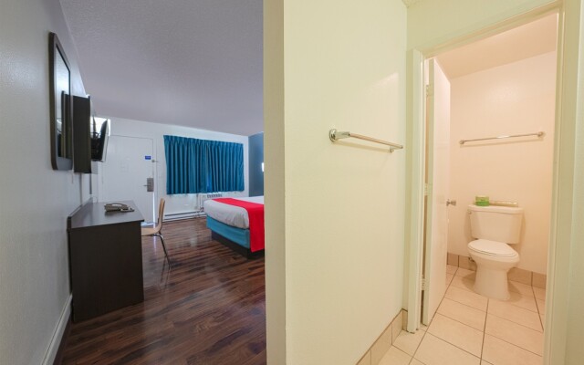 OYO Hotel St. Helens, OR