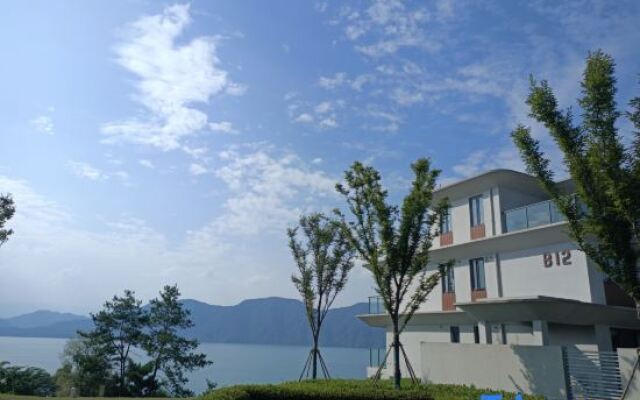 Zaishui Yifang Holiday Hotel