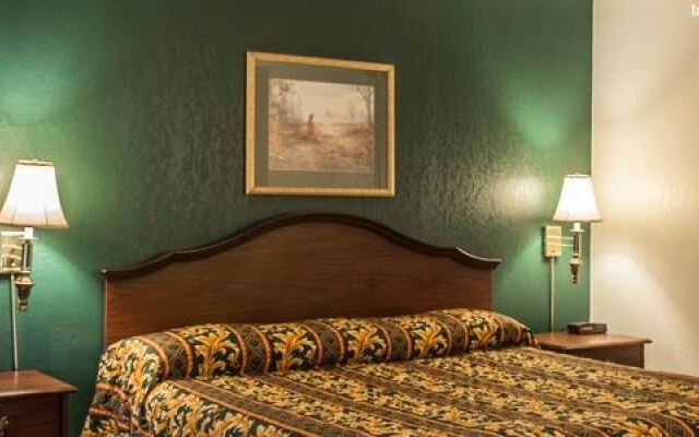 Econo Lodge Inn & Suites Lumberton