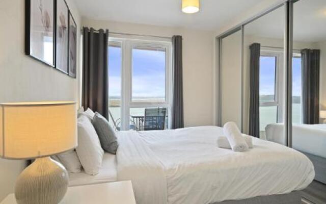 Pier Apartment 3