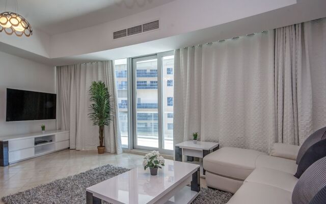 The Waves by Deluxe Holiday Homes