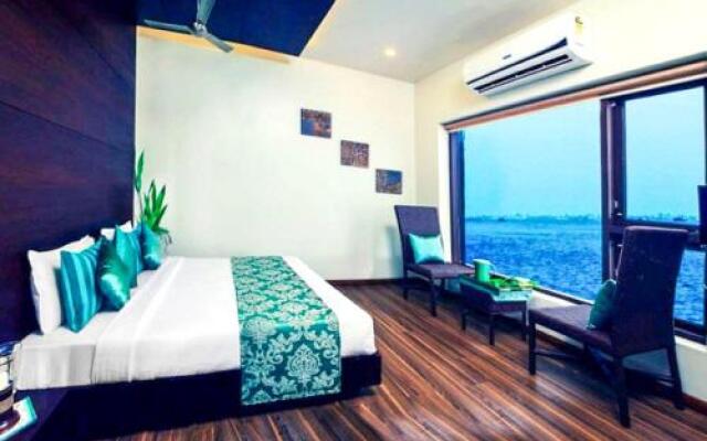 3 BHK Houseboat in Avalookunnu P.O, Alappuzha, by GuestHouser (1B28)