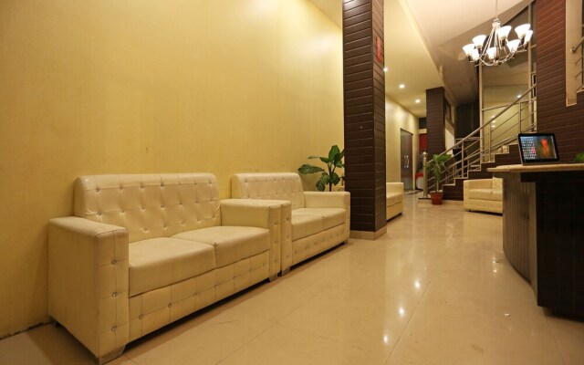OYO 8983 Royal Inn