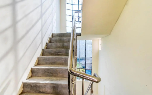 Valencia Inn by OYO Rooms