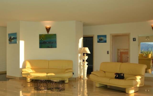 Villa Area