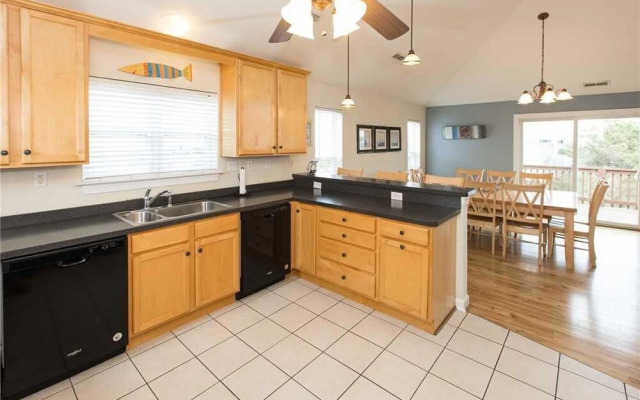 Atlantic Sunrise - 9 Br Home