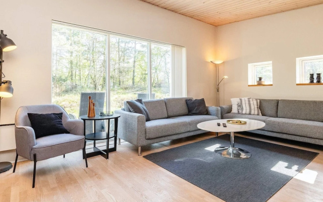 10 Person Holiday Home in Hadsund