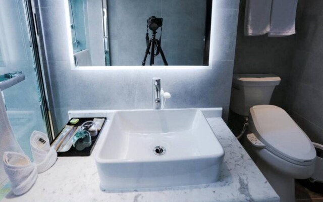 N·Time Art Hotel (Chongqing Jiefangbei Pedestrian Street)