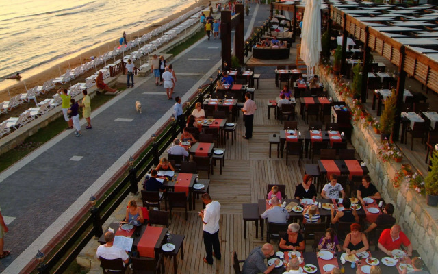 Side Beach Club Hotel