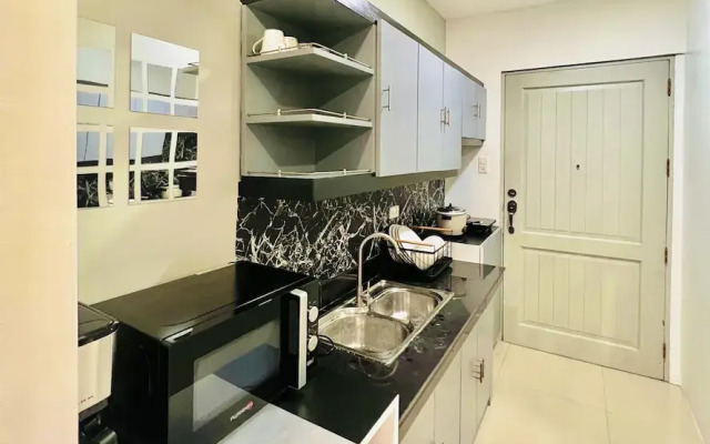 People's Condo Atria