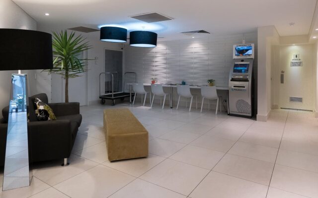 Abbey on Roma Hotel & Apartments