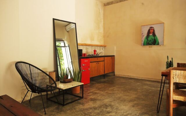 FIXIE LOFTS - Colonial Villa Suites with Pool