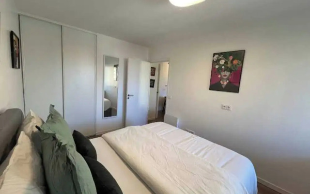 Flat With Balcony 4p/1bdr Near La Defense