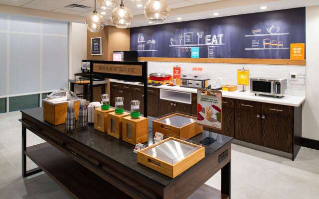 Hampton Inn & Suites Adrian