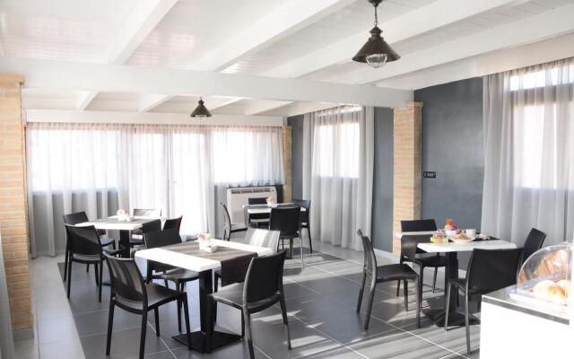Fly Boutique Hotel
