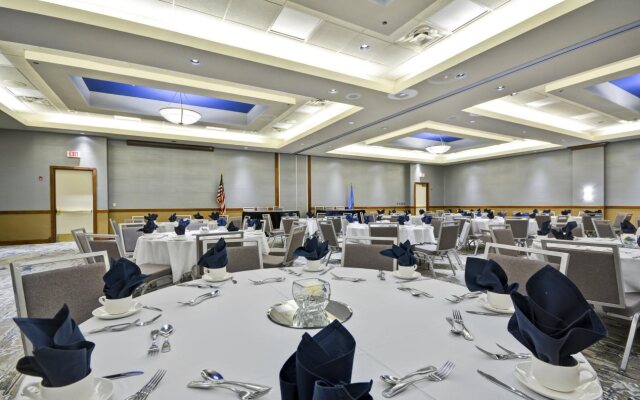 Crowne Plaza Tulsa - Southern Hills