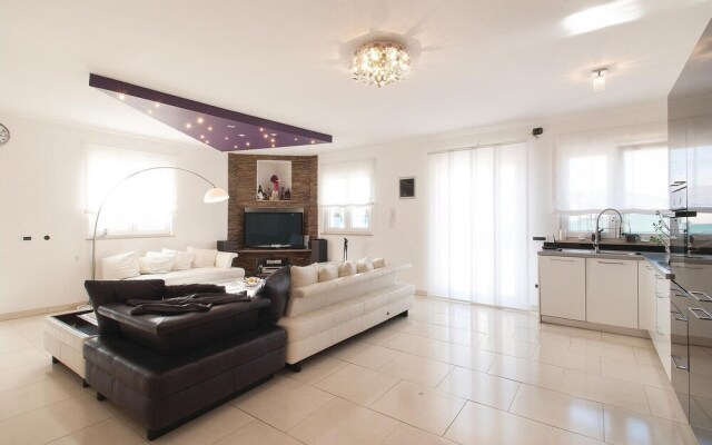 Awesome Home in Rovinj with Hot Tub, WiFi & 2 Bedrooms