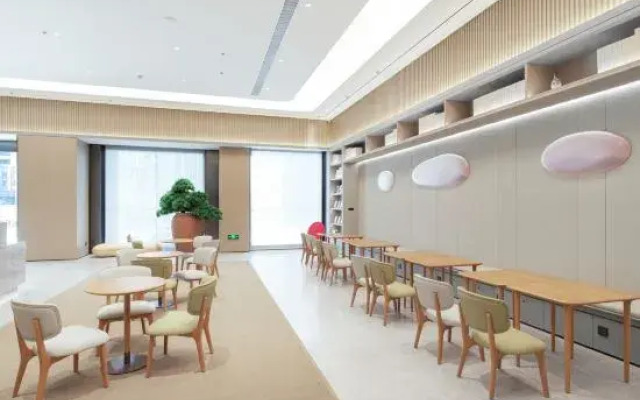 JI Hotel (Chifeng Station East Square)