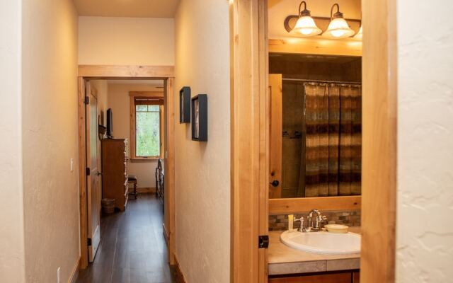 6506 Settlers Creek Townhomes by RedAwning