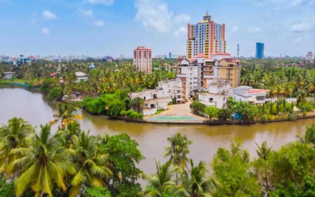 OYO 15459 Home Exotic 2BHK Vyttila