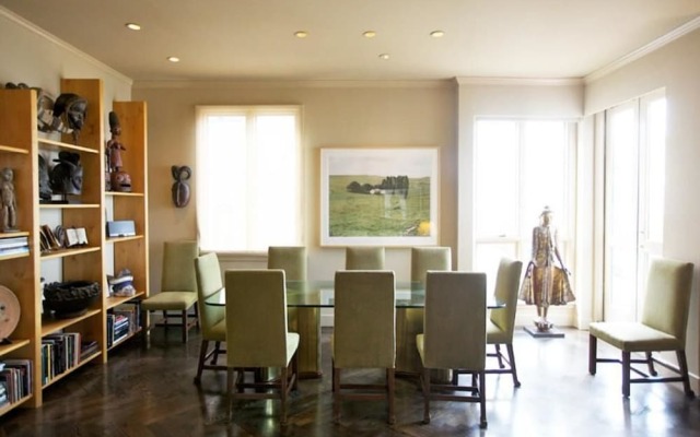 Embarcadero Vista Apartment