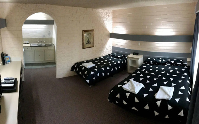Mahogany Motel