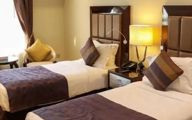 Premium Strato Hotel