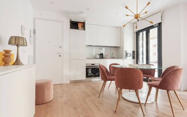 Incredible Design 2bedroom Apt, Sleeps 6 in Centro