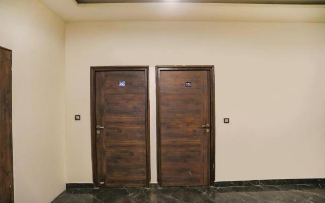 FabHotel Enaya Residency