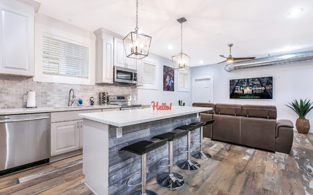 Urban Oasis 4BD House close to FQ