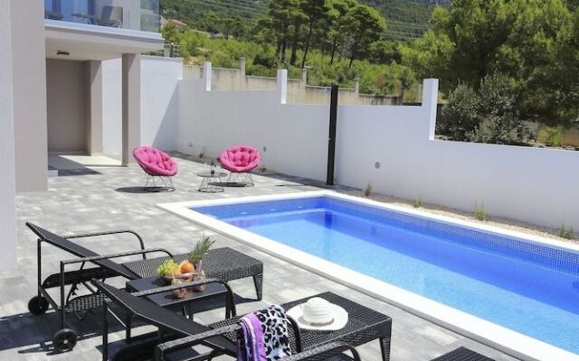 Villa Navis