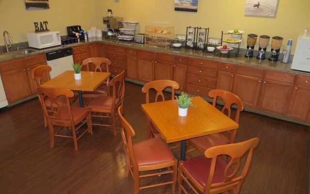 Boulder Twin Lakes Inn