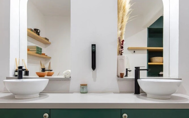 Sleeps 9 Outdoor Space Pingpong Table in Villa