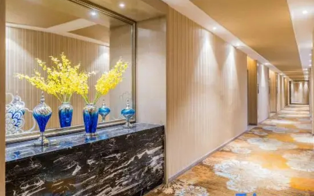 Guangjiang Business Hotel (Guangzhou Vocational College of Technology and Trade)