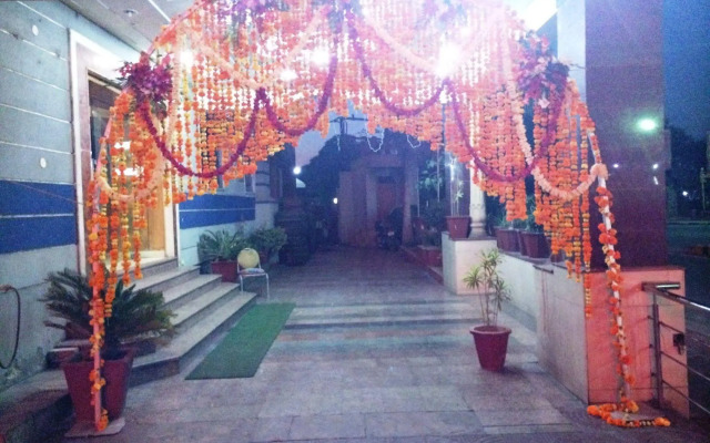 Chandra Inn
