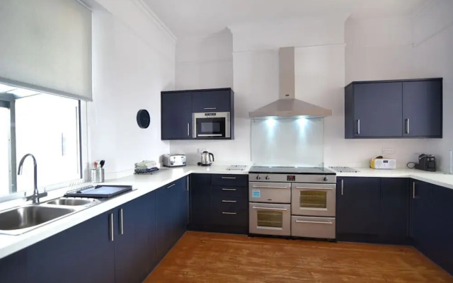 7 Seafield Road