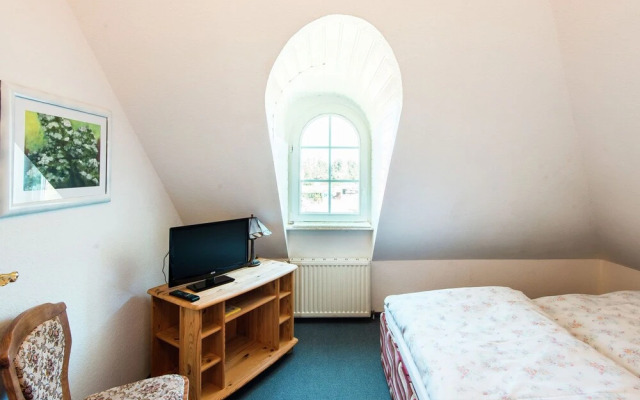 Hilltop Apartment in Wischuer near Forest