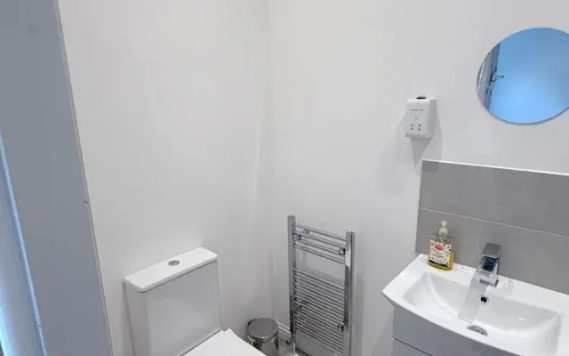 Apartment 2- 216 High Street
