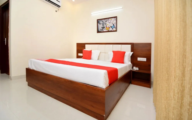 OYO 27061 Hotel Magnum