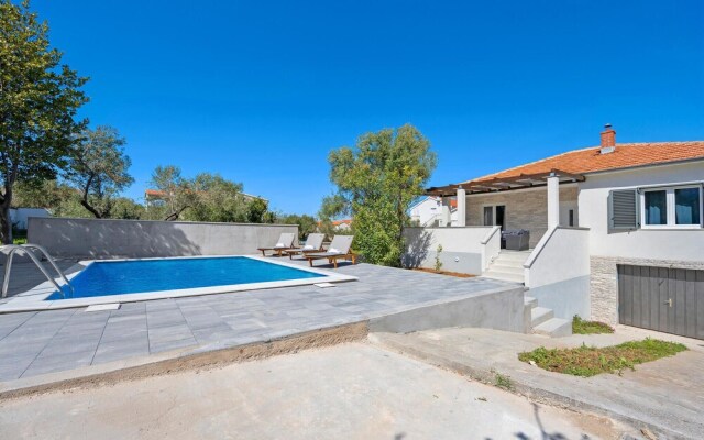 Nice Home in Betina With Wifi, 2 Bedrooms and Outdoor Swimming Pool