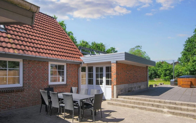 10 Person Holiday Home in Glesborg-by Traum