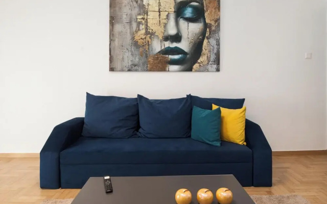 Stylish Renovated 2 Bd Apt in Exarcheia