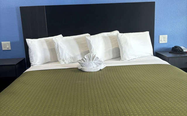 Monterey Fireplace Inn