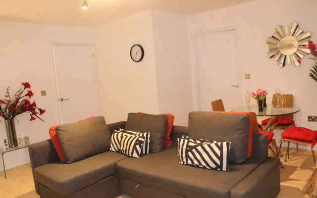 Skyline Haven Modern 2BR w/ Free Parking & 4kTV
