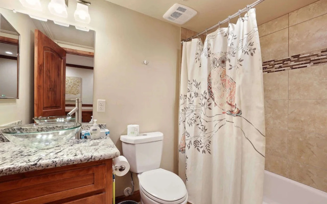 Tahoe Woods Villa - Walk to Beach and Gondola/ Heavenly Ski