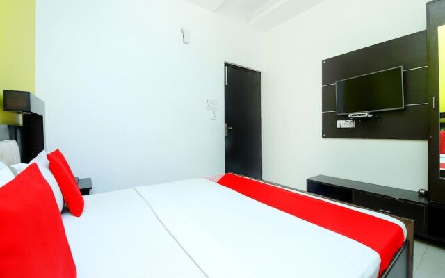 OYO 44541 Hotel Nanda