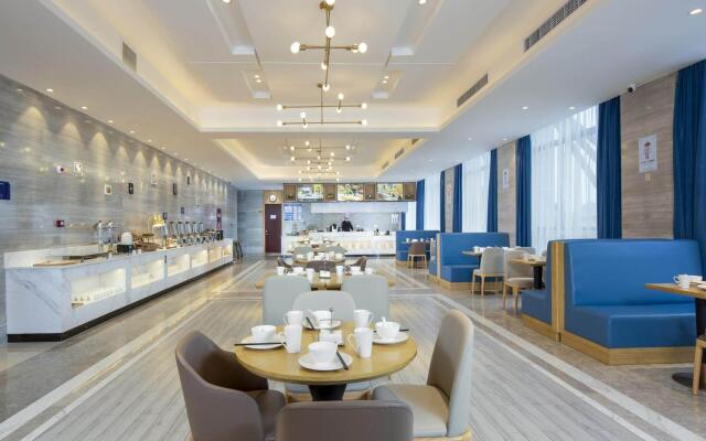 Kyriad Marvelous Hotel (Hanzhong High Speed Railway Station)