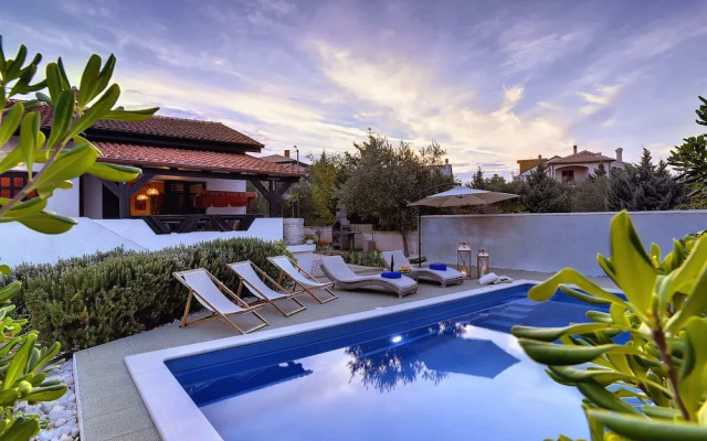 Holiday Home With Swimming Pool, Near the Center